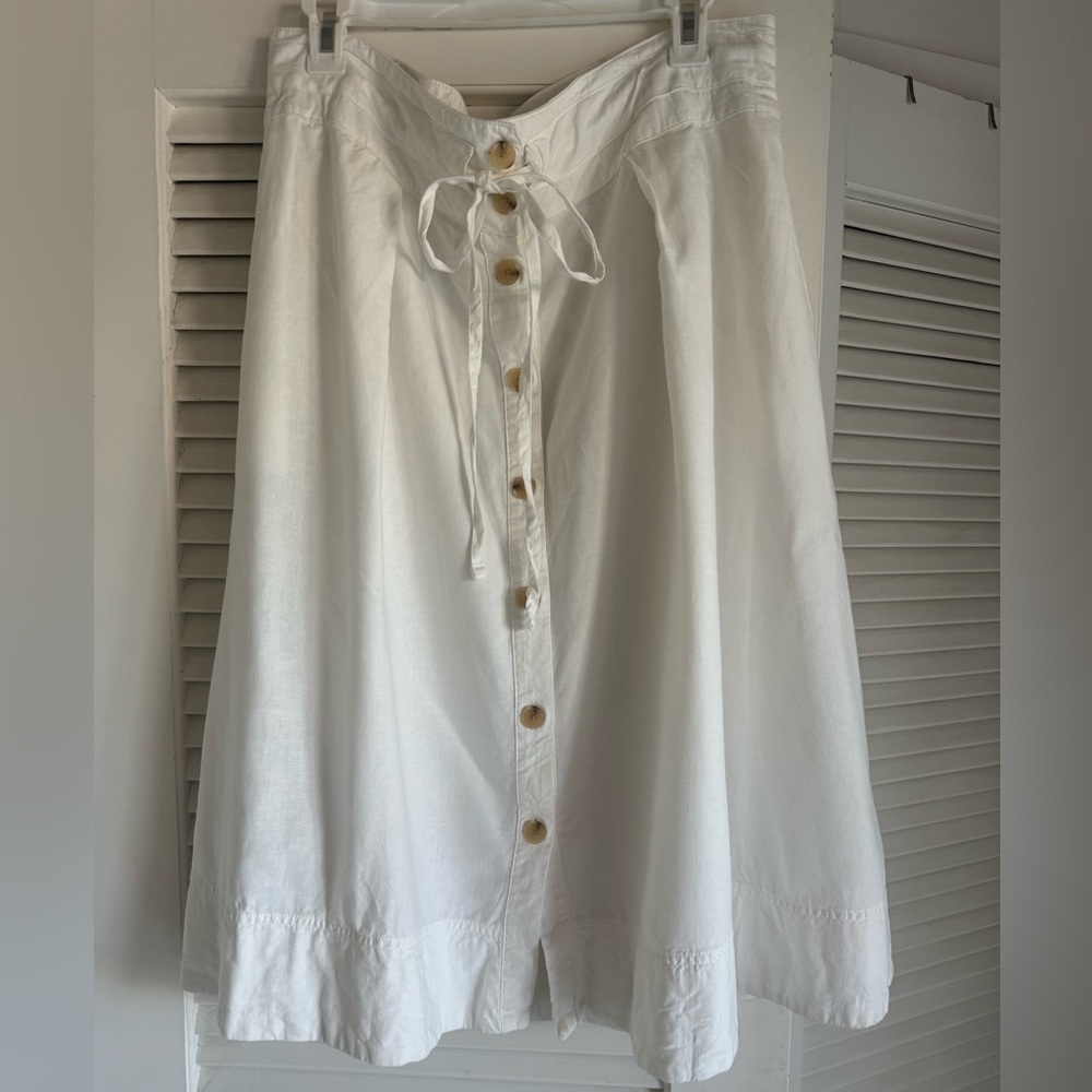 A New Day midi length, A-line skirt.  Size XL, worn twice. Color is off white.
